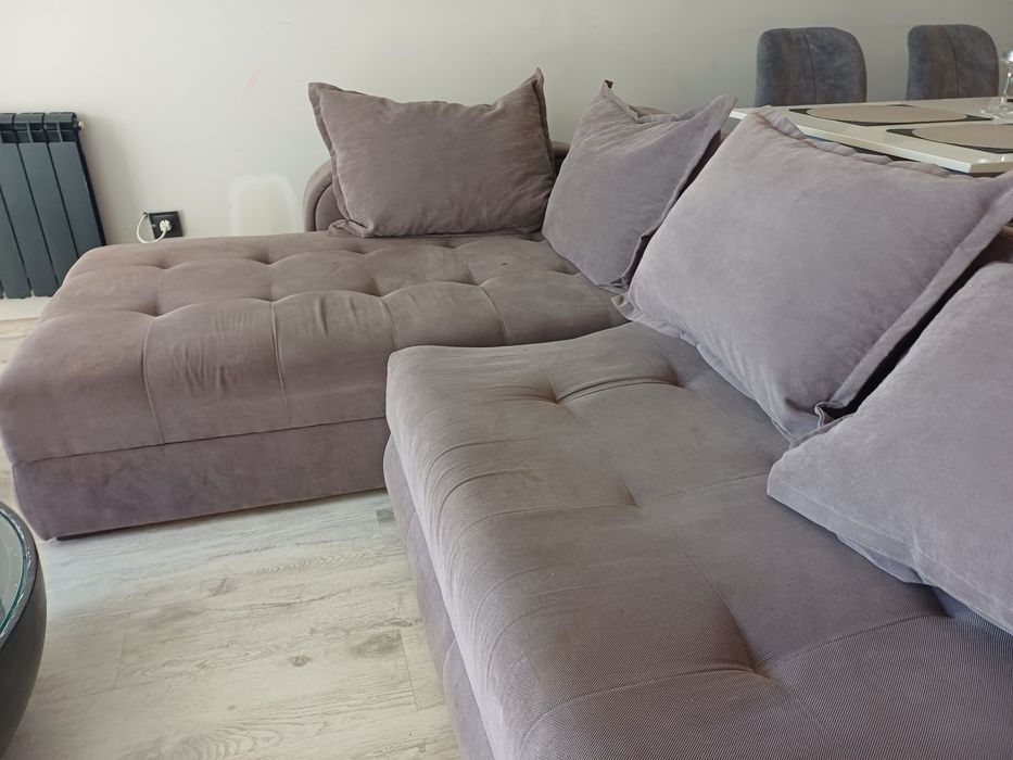 Диван,холна маса и рафт- кутии