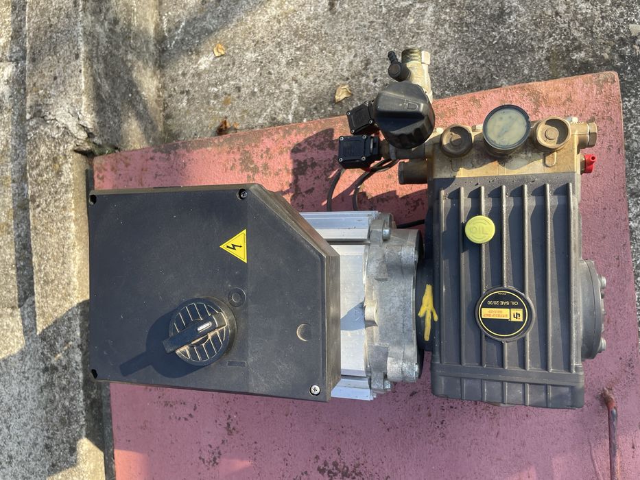 Grup pompant Pompa de apa cu presiune spalat 200bar 5.5 kW 380v