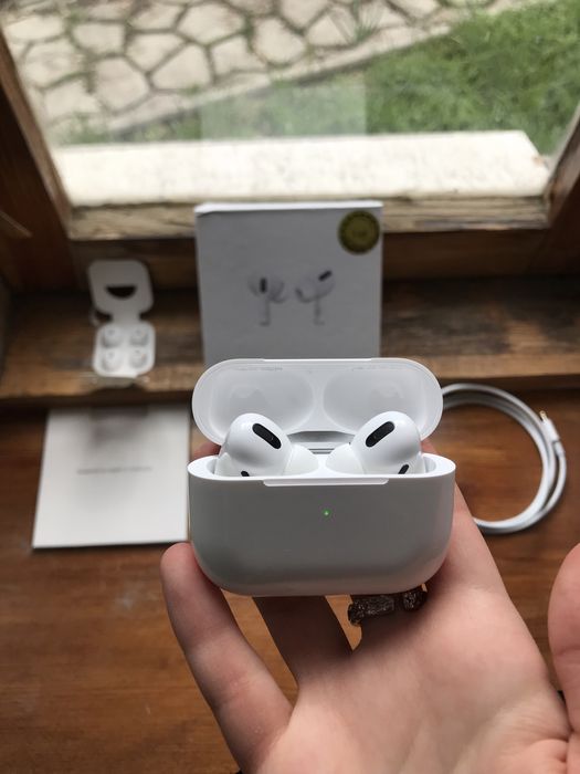 Продам наушники AirPods Pro