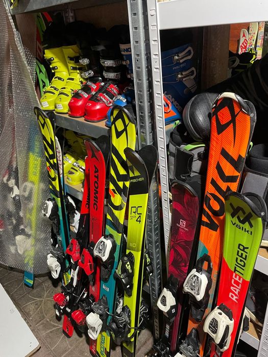 Schiuri copii skiuri începători intermediari
