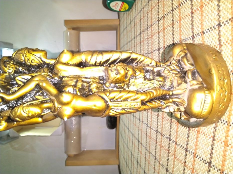 Много красиви гипсови свещници