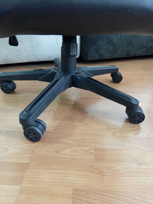 Геймърски стол ESCAPE