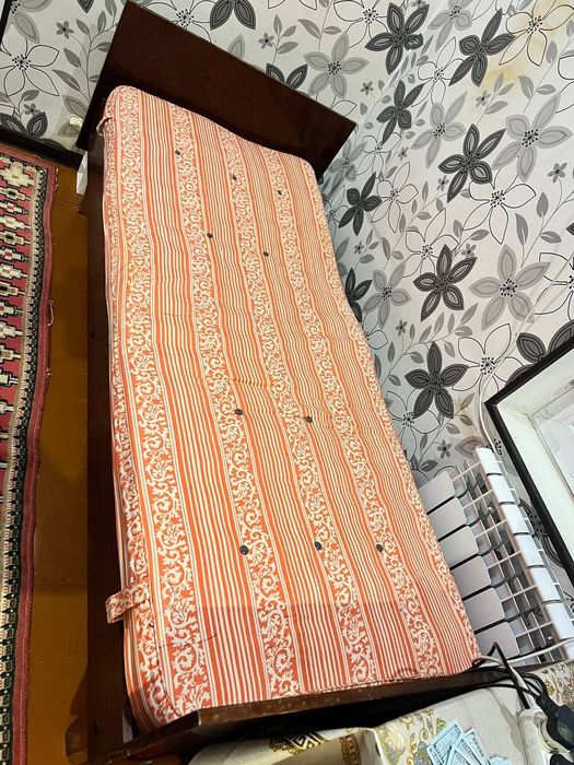 Столы,телевизоры,кровати