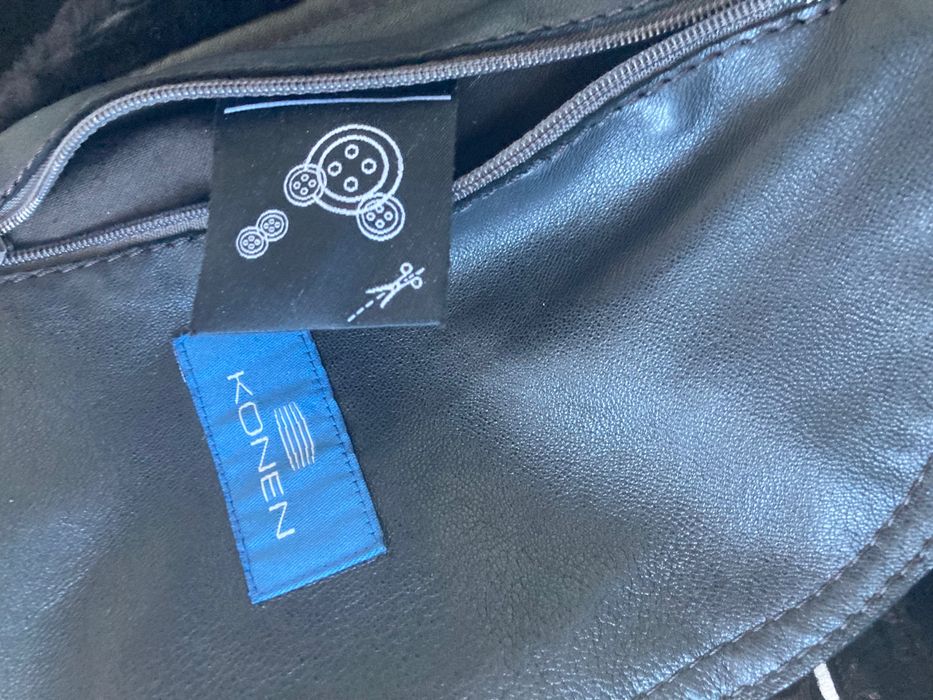 Палтото KONEN от еластична и лека агнешка кожа