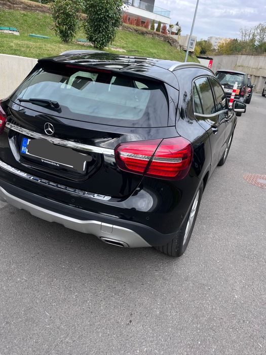 Mercedes benz GLA 200