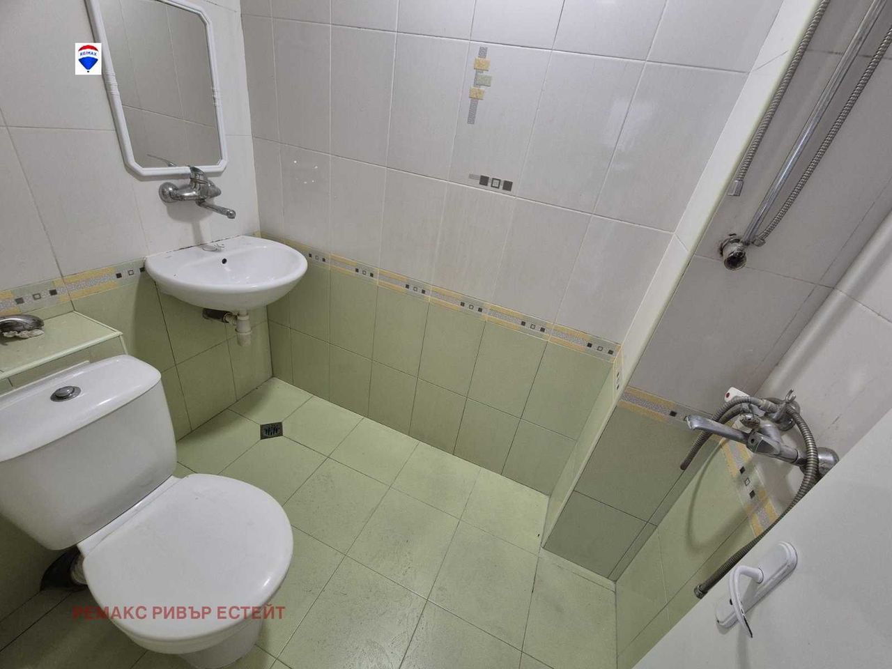 Продава се Едностаен апартамент в Русе, Дружба 3 - 42 кв.м за 998 €/кв.м - Снимка #3