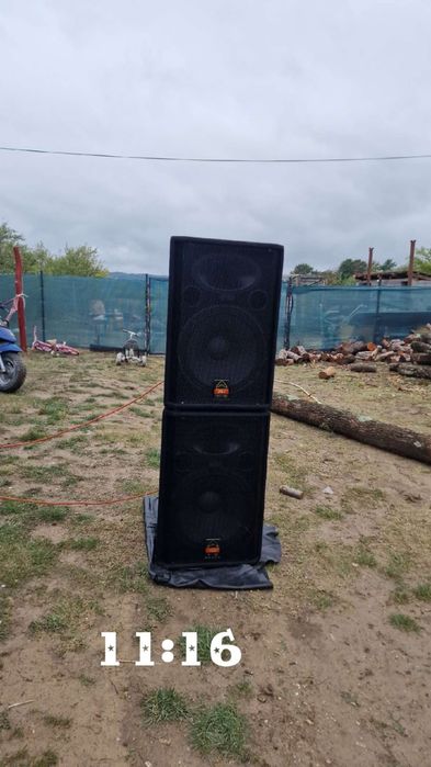 Vând boxe profesionale