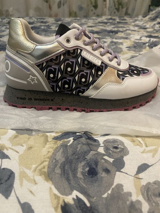 Оригинални маратонки lIU JO