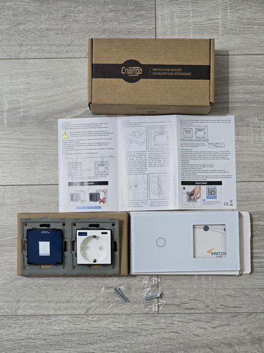 Întrerupător tactil + priză USB Schuko încastrată – sticlă albă