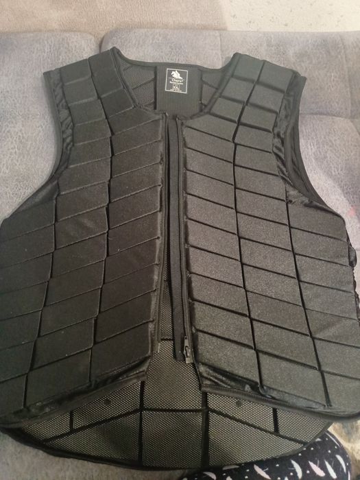 Жилетка для конного спорта