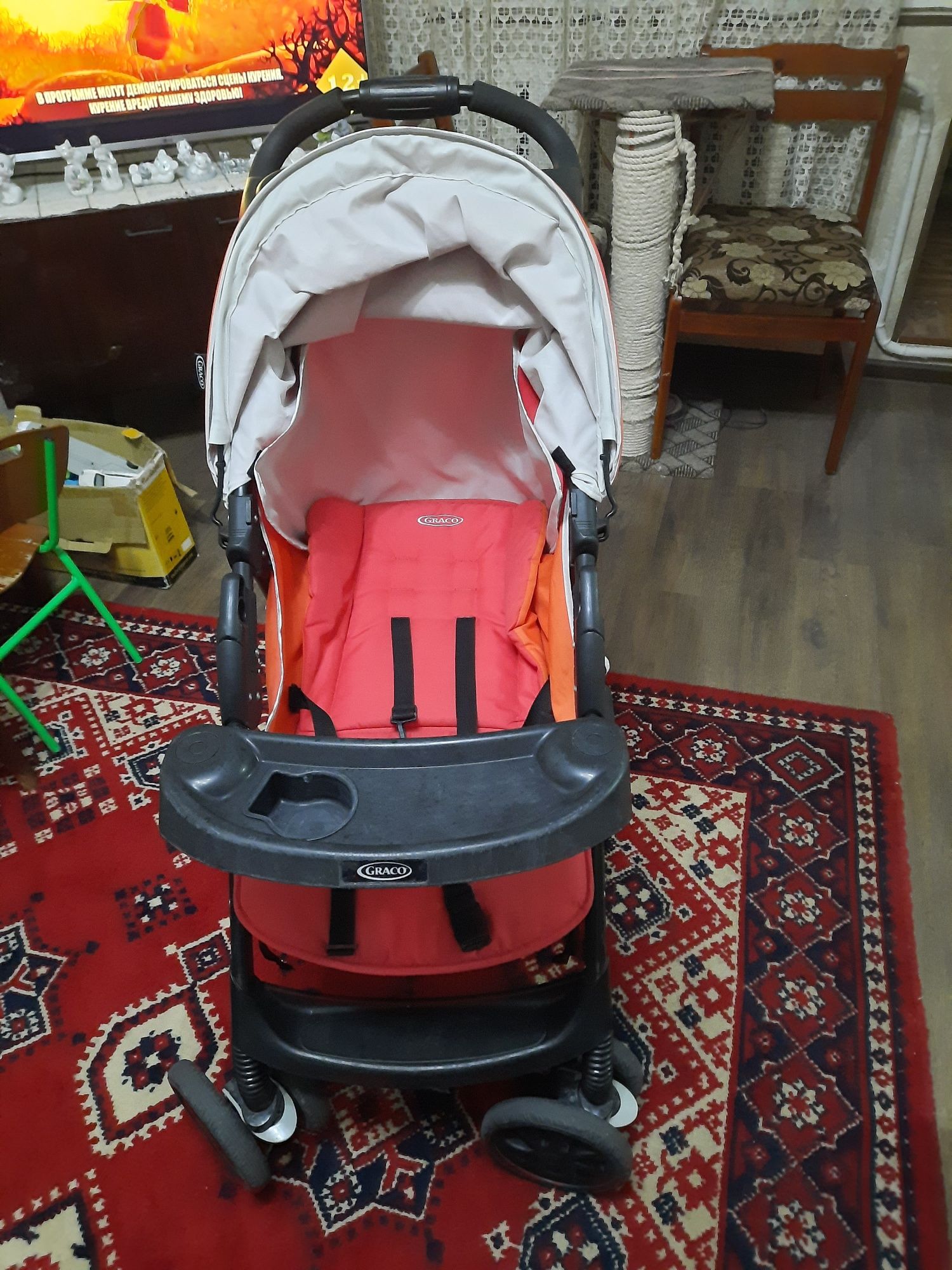 Коляска детская фирмы Graco , б/у, но в отличном состоянии