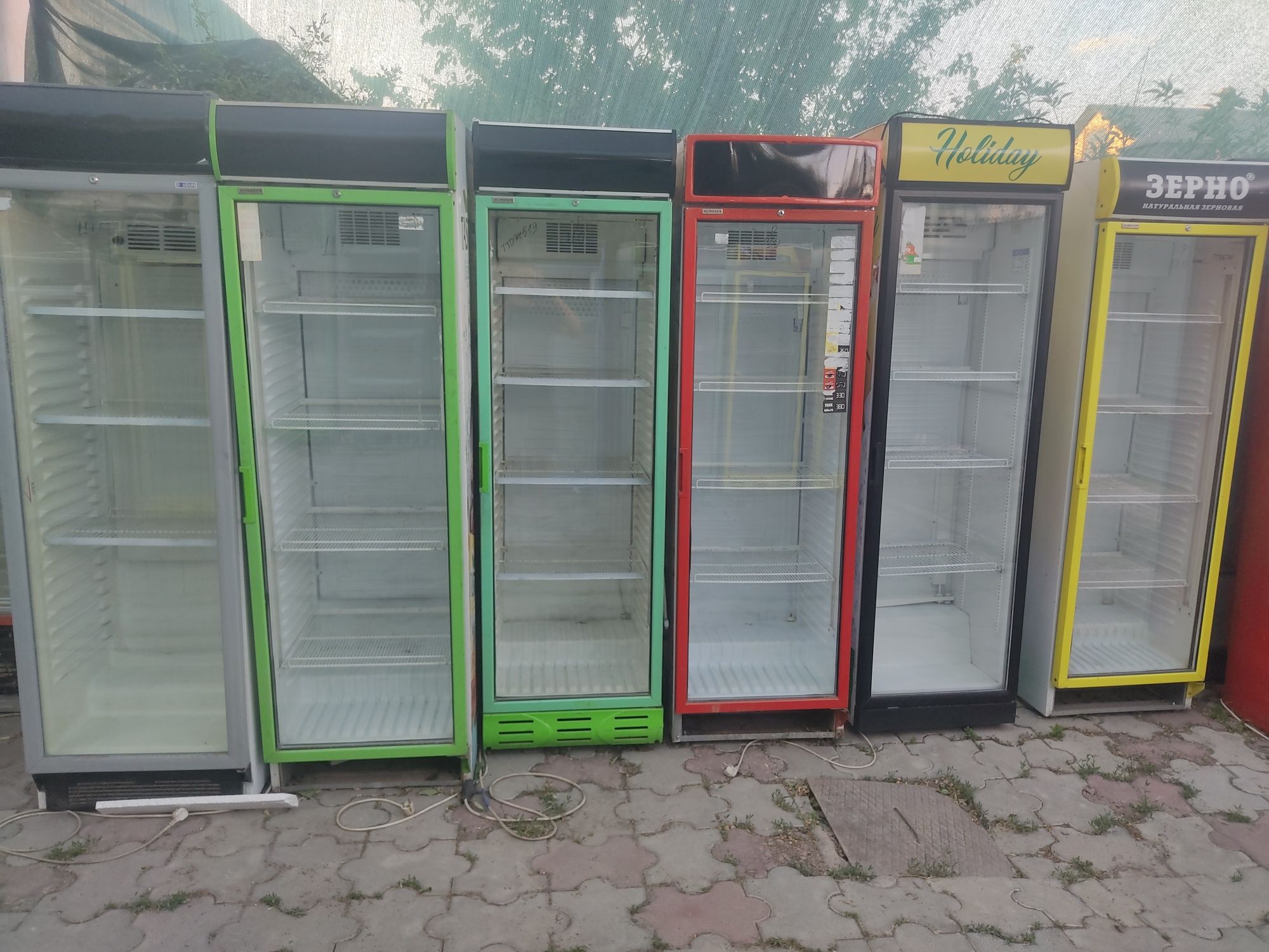 Холодильники стеклянные с доставкой