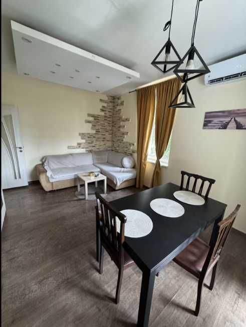 Двустаен апартамент с кухненски бокс под наем – ул. Девня 11, блок 8