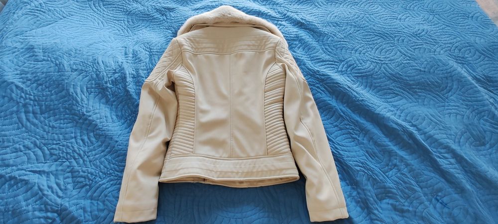 Дамско яке Guess