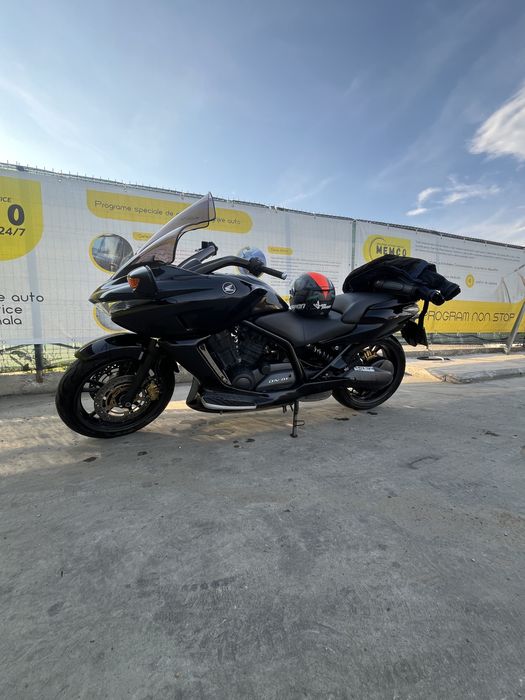 Vand Honda dn-01 , automata 2009 , 4000euro