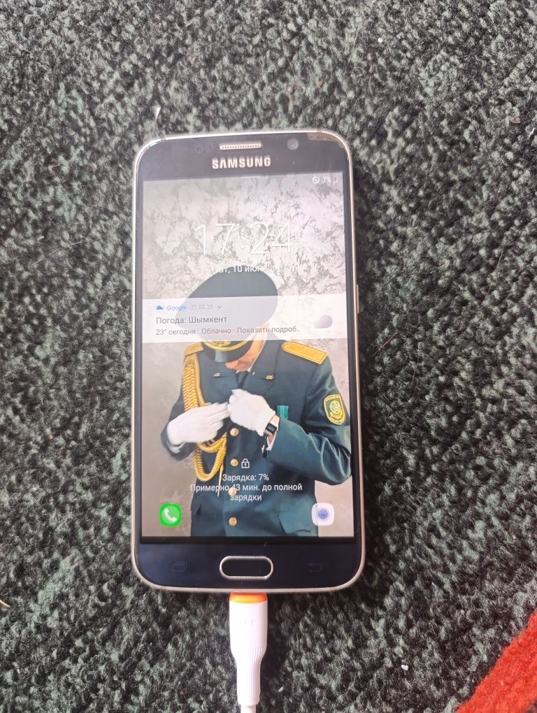 Galaxy s6 в хорошем состоянии