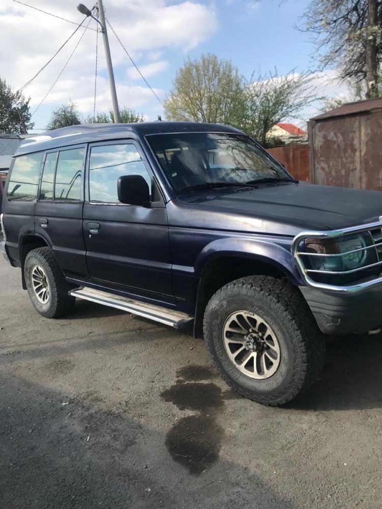 Продам mitsubishi pajero