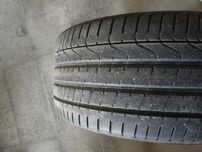 Летни гуми за Порше Кайен 295/35/21 Пирели- 2 от гумите има лепенка