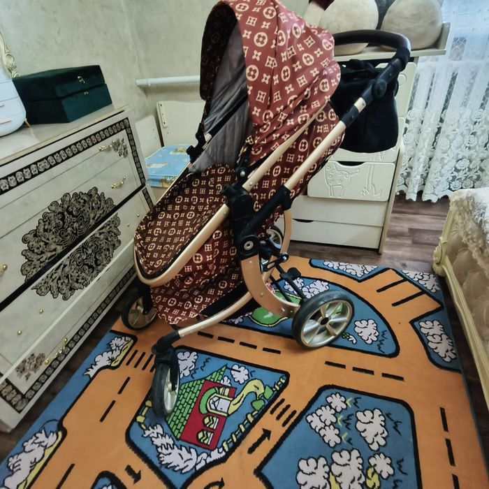 Коляска прогулочная