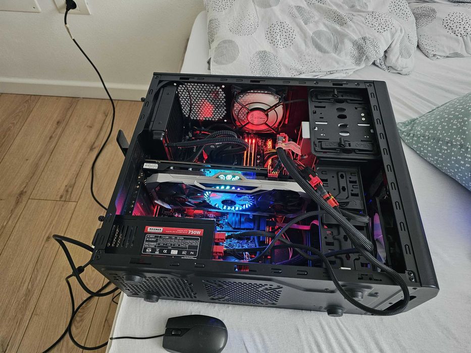 Placa video Radeon RX 5700 XT