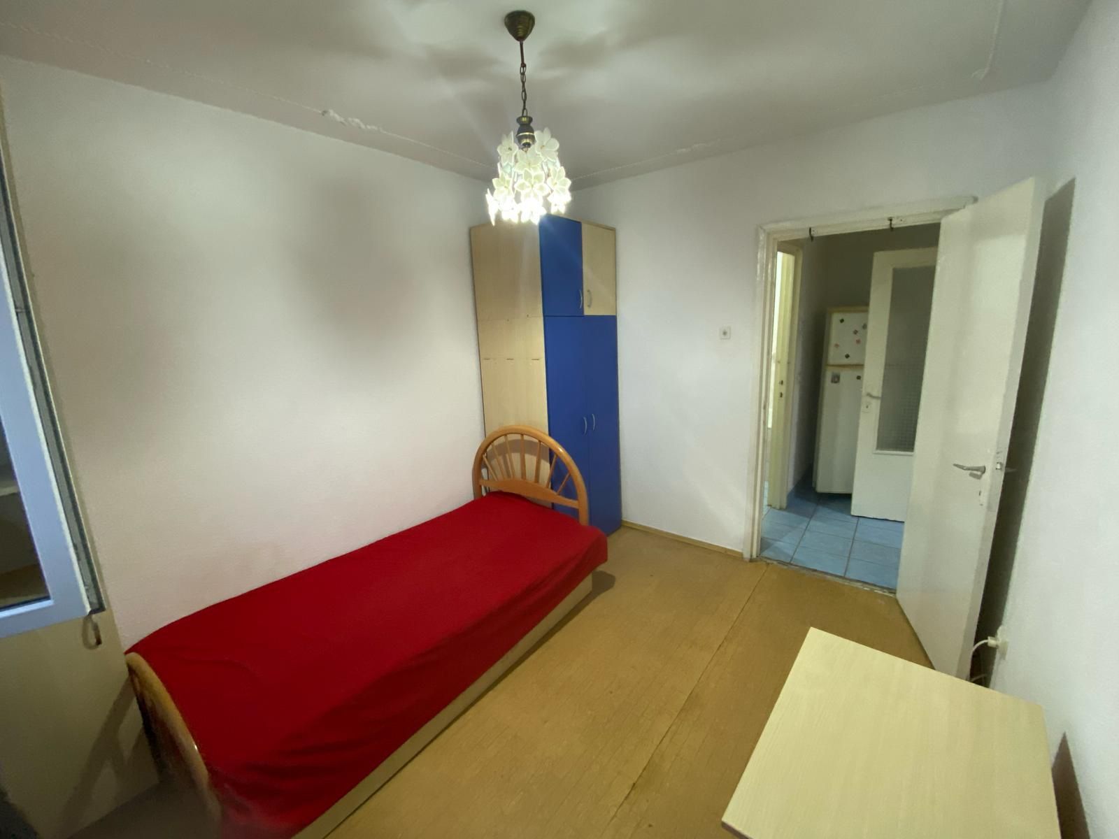 Închiriez apartament