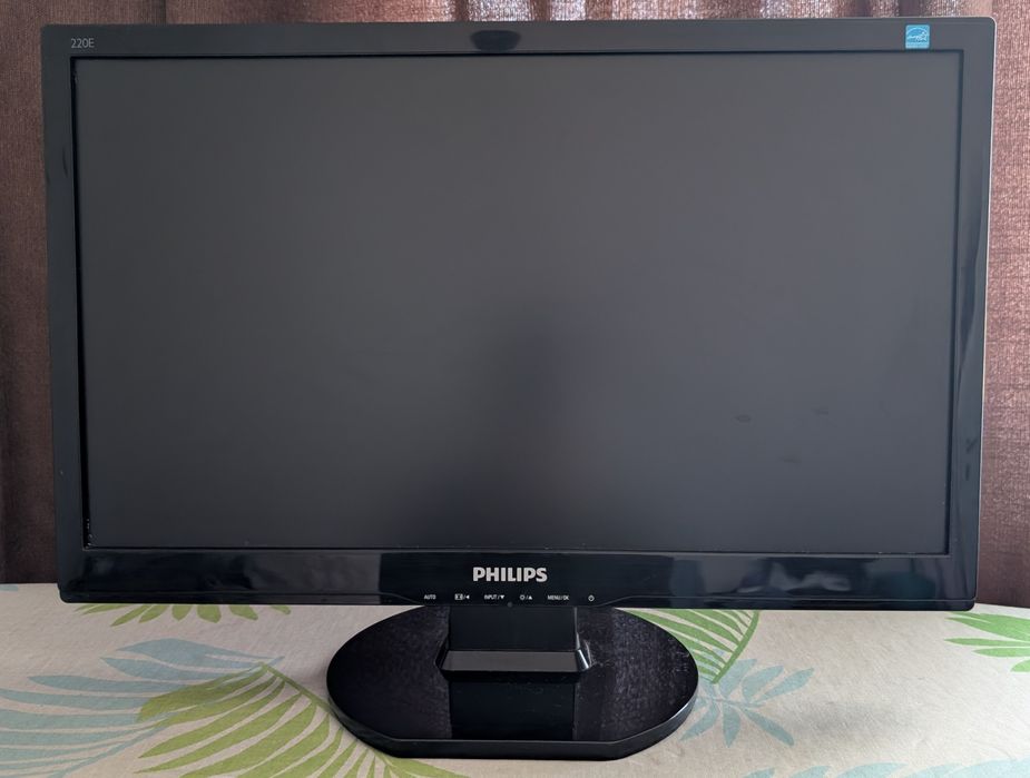 Монитор Philips 22" Full HD (220E1

Продавам запазен 22-инчов монитop