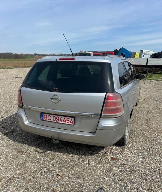 Dezmembrez Opel Zafira B [2005 - 2010] Minivan 5-usi 1.9 CDTI MT (120