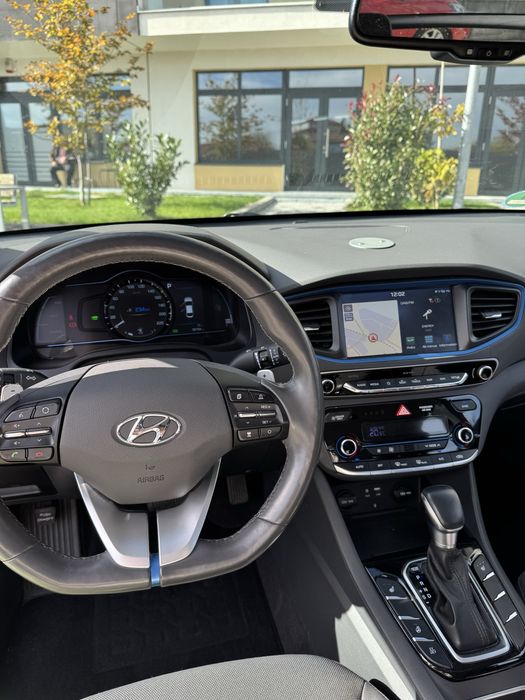 Hyundai Ioniq PLUG-IN Hybrid - 55.000km