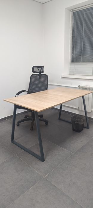 Продам Столы 4 шт  и тумба