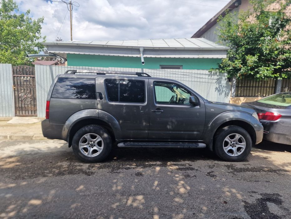 Vând Nissan Pathfinder r51