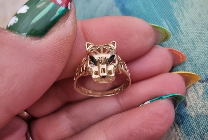 Уникален златен пръстен тип Cartier