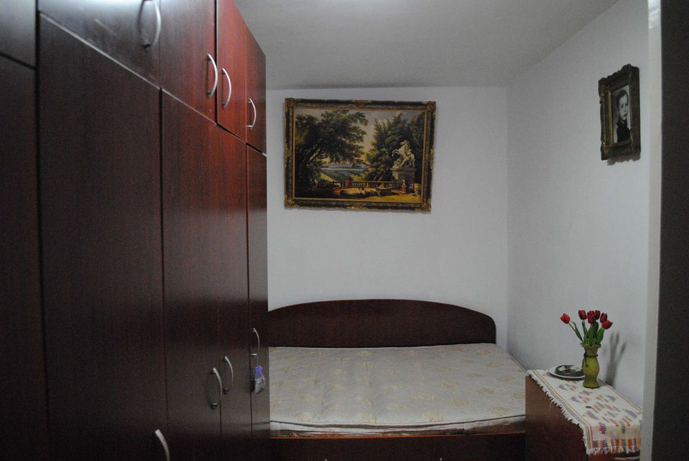 Apartament 2 Camere, Bloc cu 4 Etaje ZONA KAUFLAND VEST,Statie Bloc 10