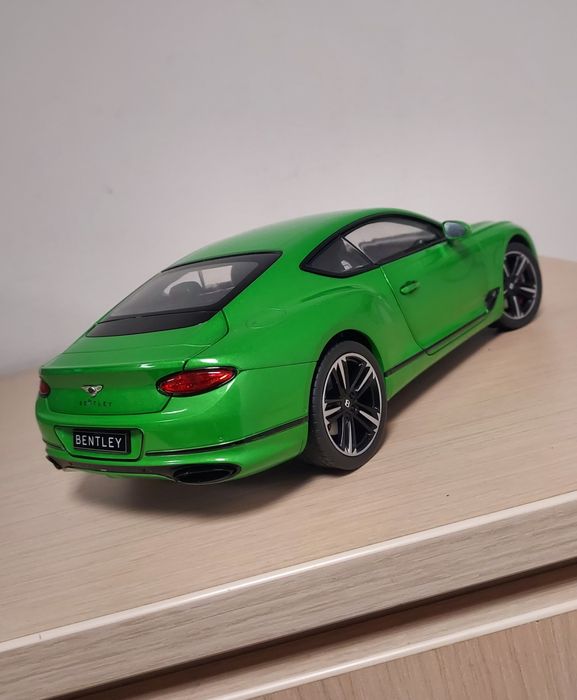 Macheta Bentley Continental-Green Apple-Norev 1/18-masinuta colectie