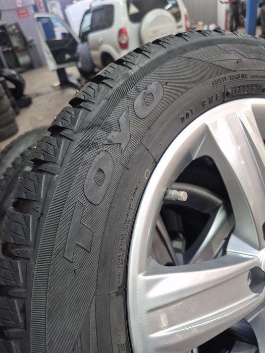 215х60r16  toyo шипованная