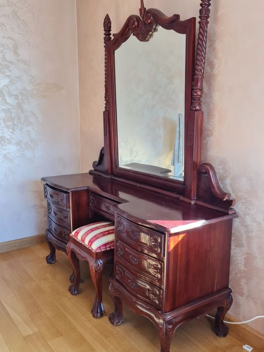 Dormitor deosebit lemn masiv sculptat 8 piese comoda tv