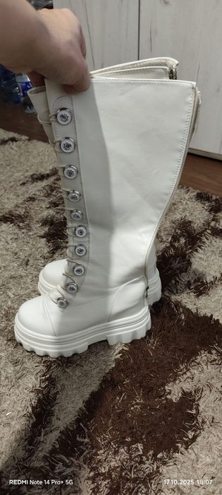 Vând cizme până la genunchi