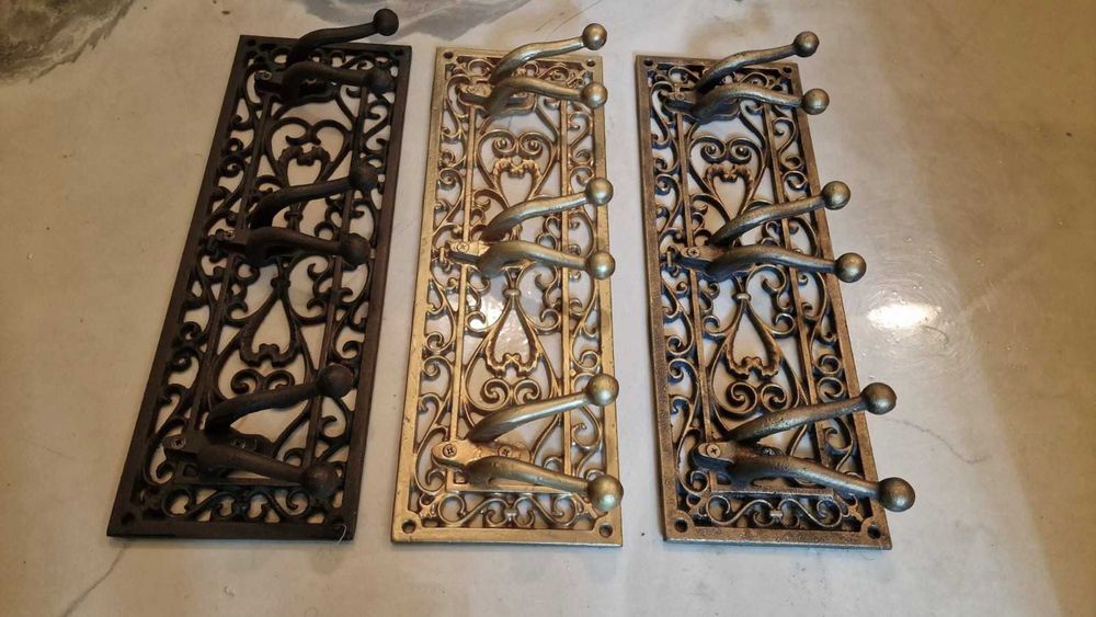 Масивна Чугунена зак/чалка, декоративна, стабилна.