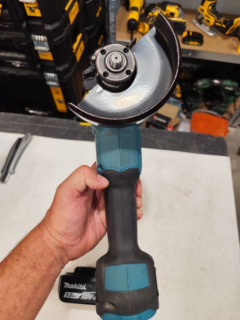 Безчетков акумулаторен ъглошлайф Макита Makita DGA 504 + 5Ah