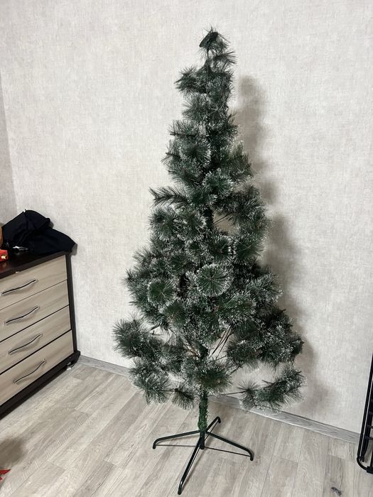 Ёлка искуственная