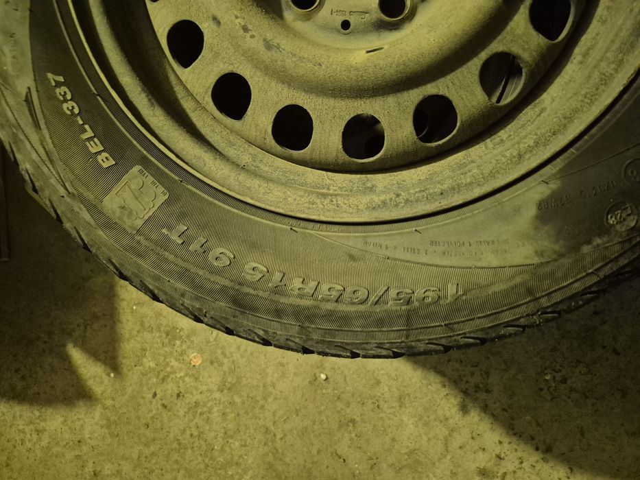 Продам диски на 15 стояли на ниссан цефиро подходят и на мерс