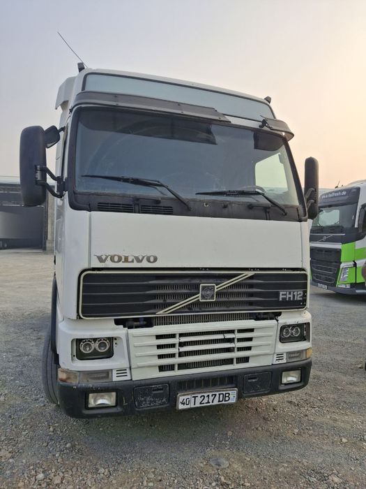 Yuk avtomobili VOLVO FH12 sotiladi