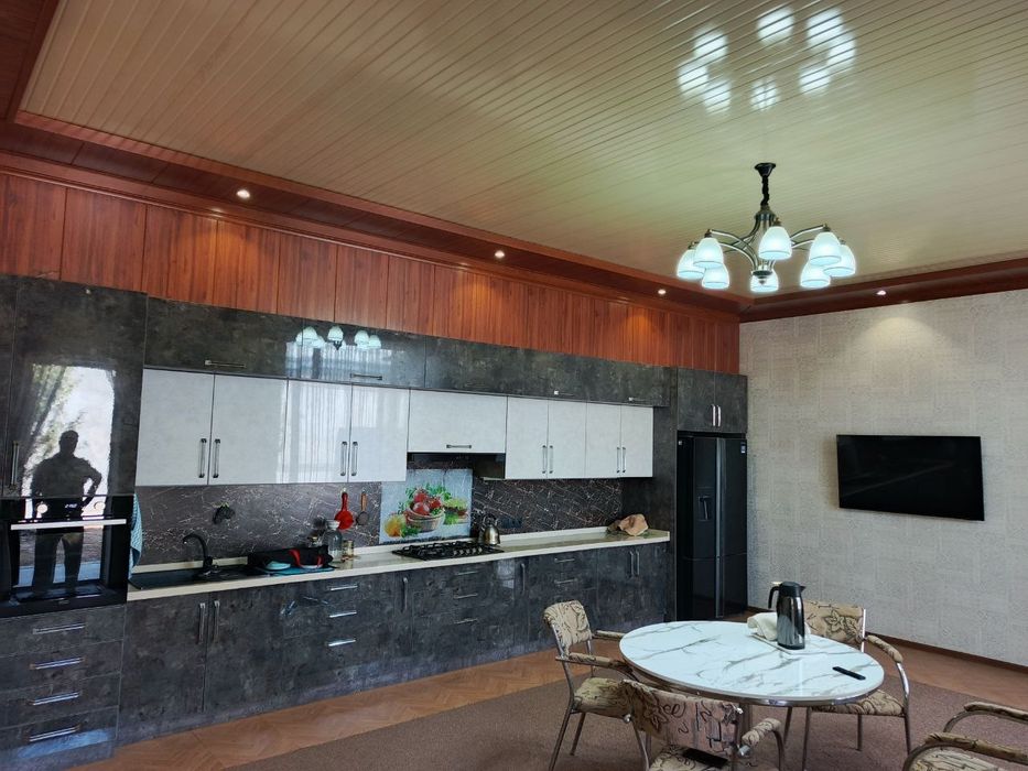 Срочно ховли сотилади