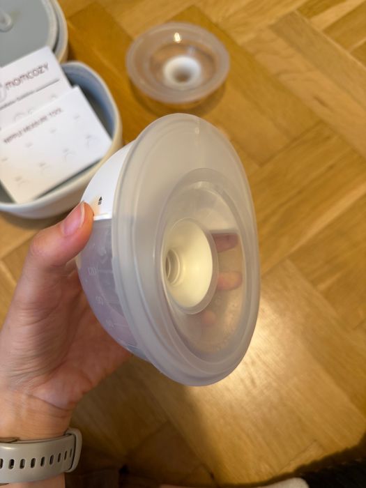 Hands free помпа за кърма Momcozy M5