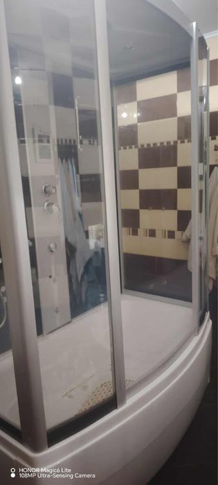 Cabina de dus cu cada si hidromasaj