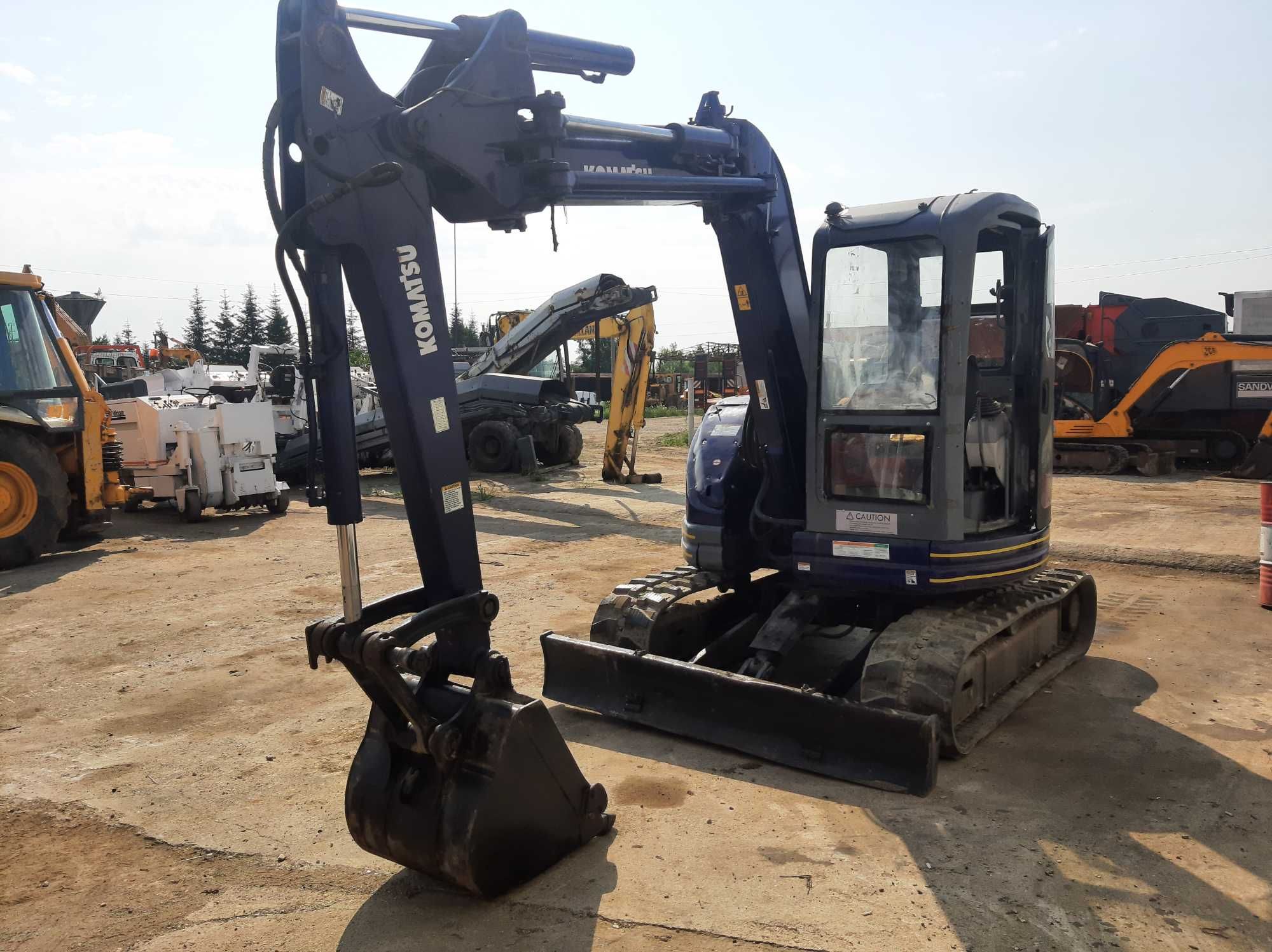 Miniexcavator Komatsu PC50UU-2 , 2005 , 5 tone