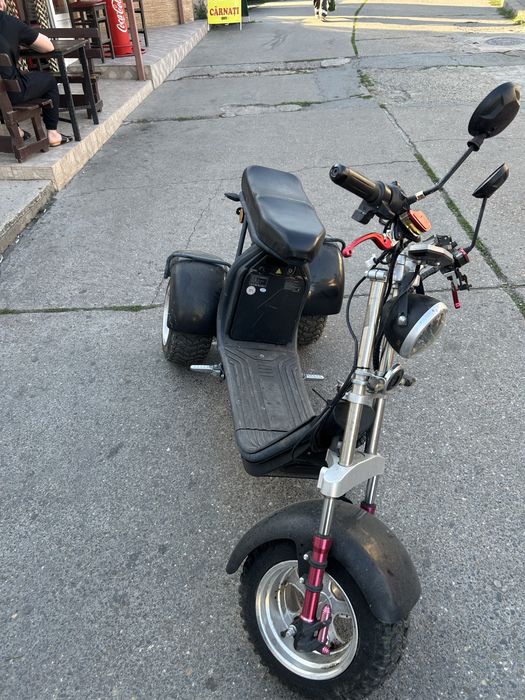 Motocicleta cu 3 roti curent