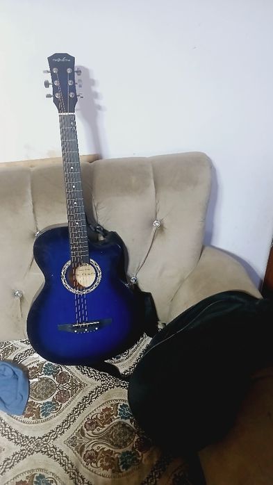 Продам гитару новый