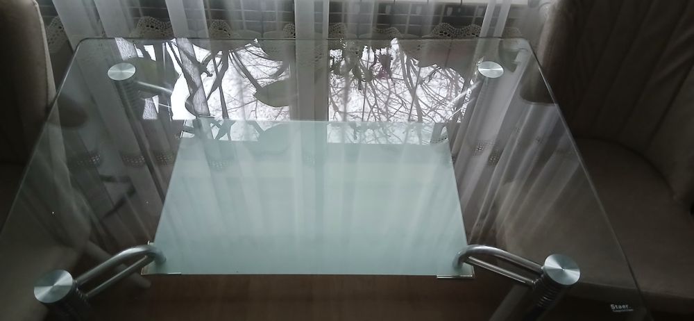 Vând masa de sticla