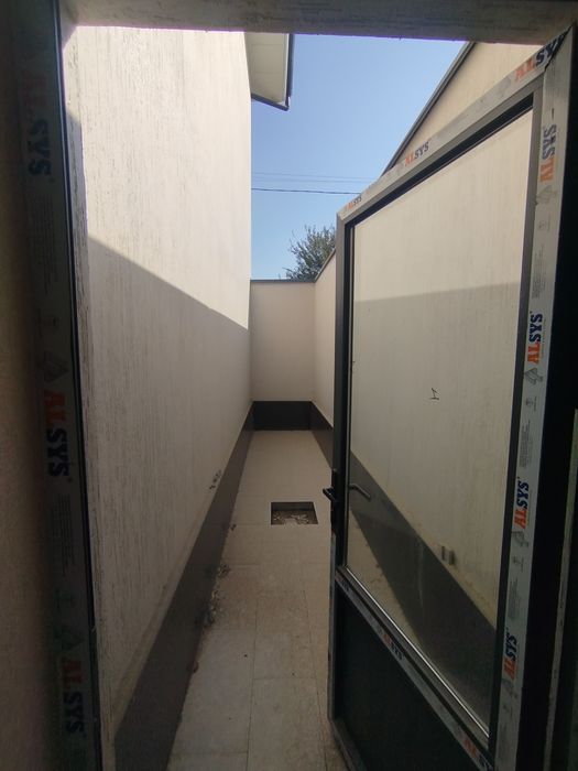 Янги курилган уй сотилади 2сотих 7хона Зангиотада