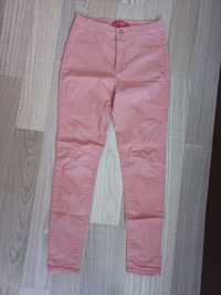 Розов панталон..